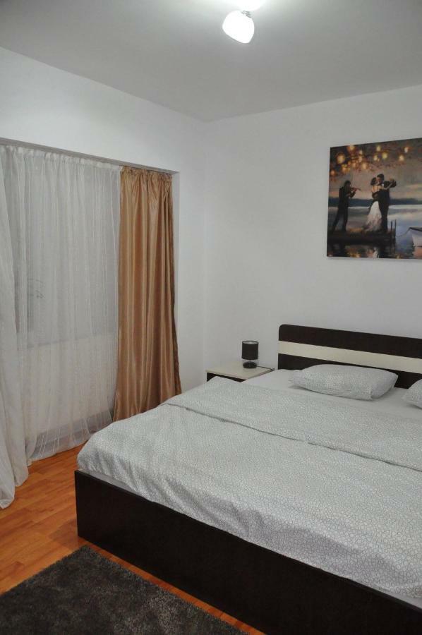 Mario Apartments Resita Exterior photo